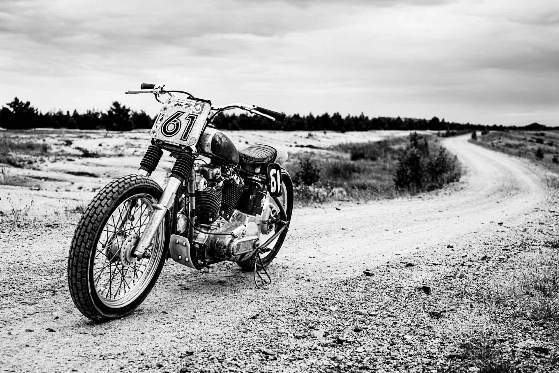 Harley Davidson Ironhead XL im Sand
